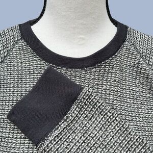 Old Navy Black & White Knit Pullover, Long-sleeved Women’s Size Large